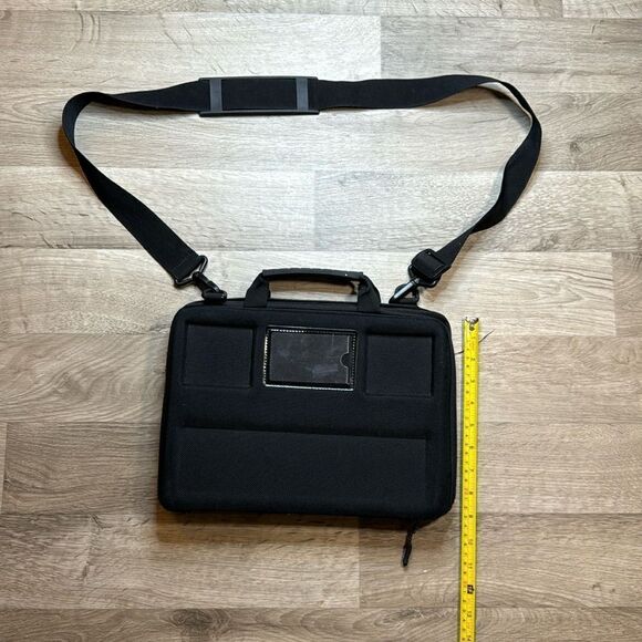 Bump Armor IPad/tablet/laptop holder. With grippy handle and carry strap. - Picture 1 of 5